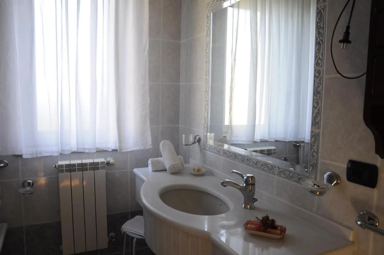 Bed and Breakfast Villino Lenci Trappitello Bed & Breakfast