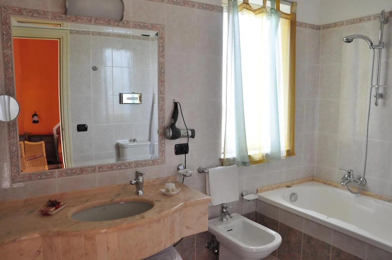 Bed and Breakfast Villino Lenci Trappitello Bed & Breakfast